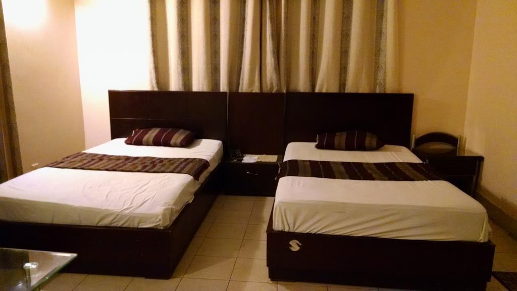 Embassy Lodge Karachi Esterno foto